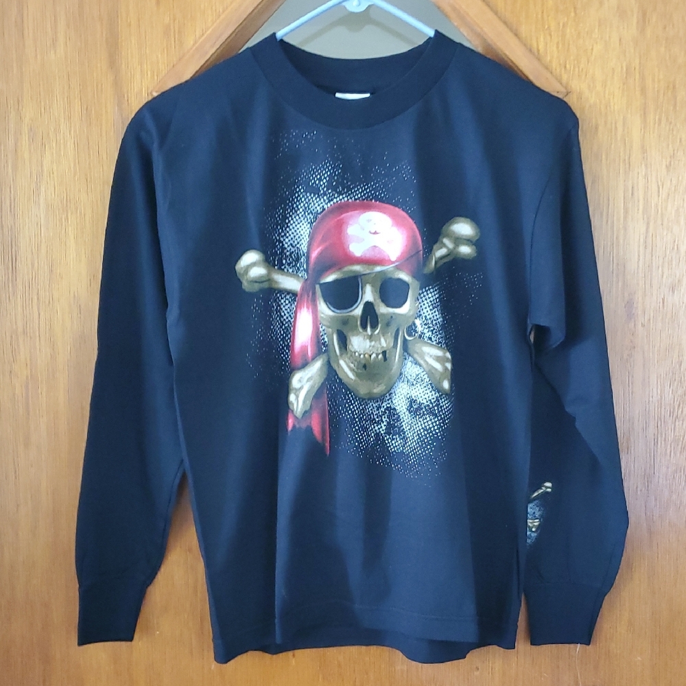 NWT Alstyle Apparel & Activewear Black Pirate Long Sleeve Top